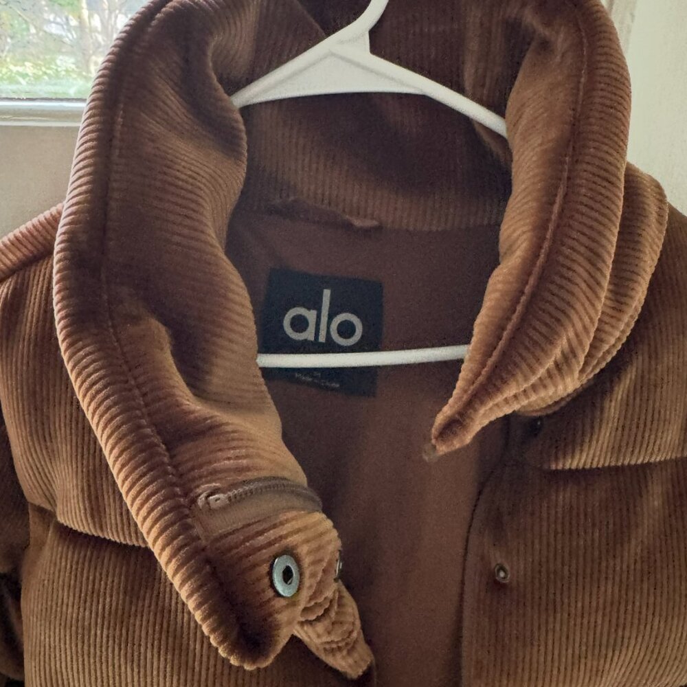 ALO YOGA - Ribbed Velour Gold Rush Puffer - Picture 7 of 8